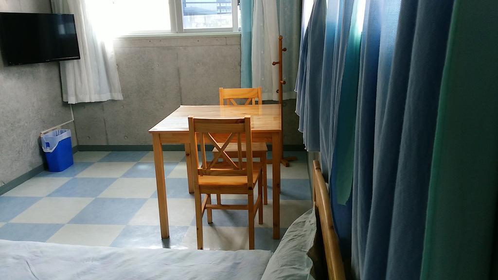 Guesthouse Seaglass Itoman Bagian luar foto
