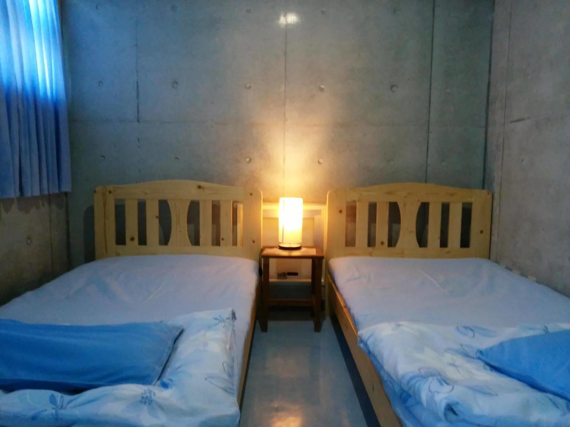 Guesthouse Seaglass Itoman Bagian luar foto