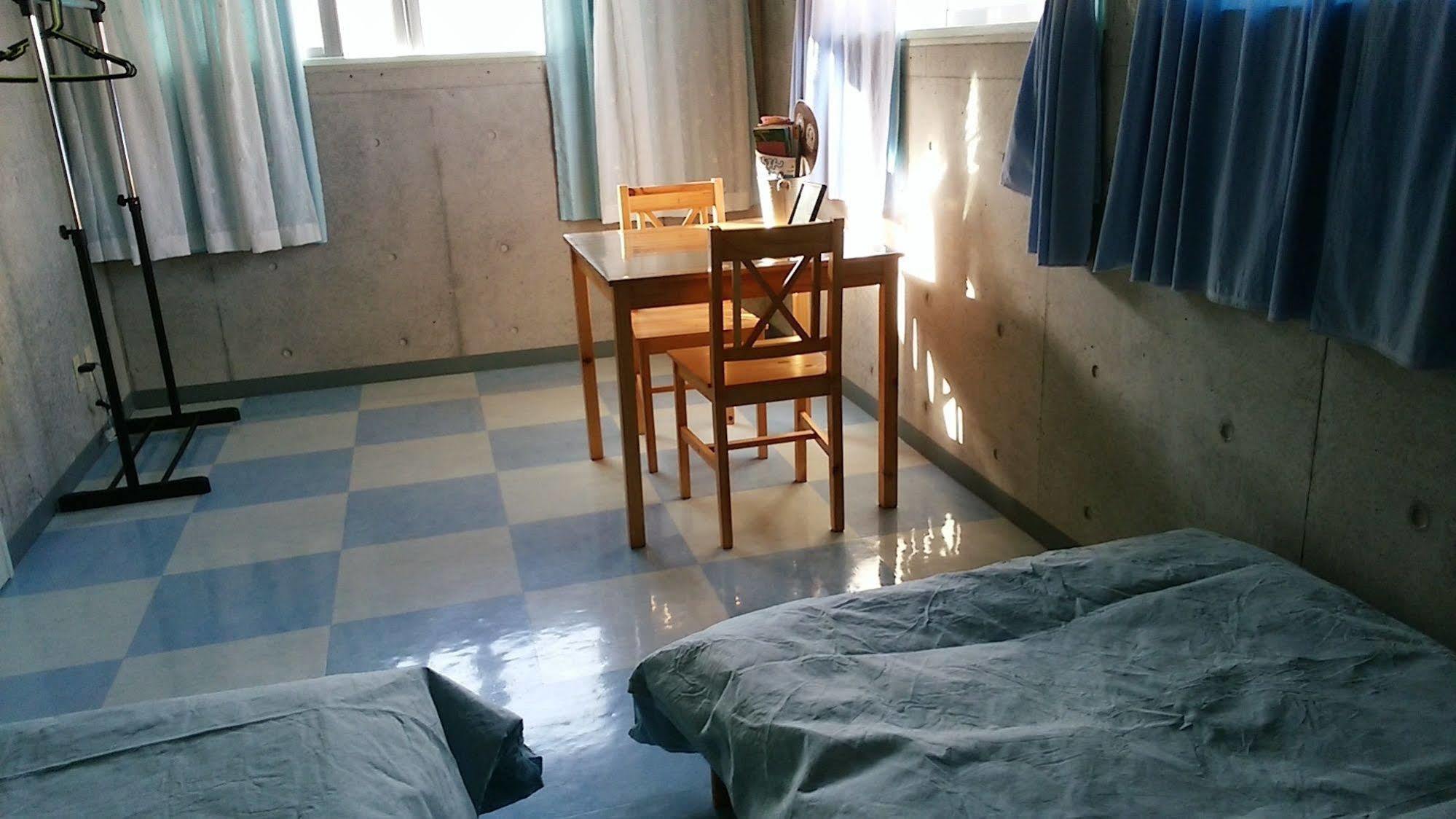Guesthouse Seaglass Itoman Bagian luar foto