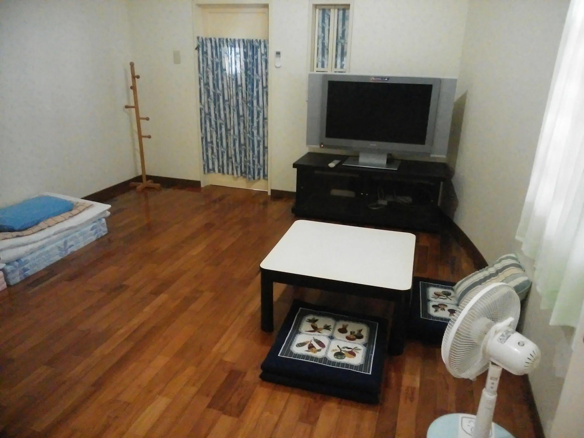 Guesthouse Seaglass Itoman Bagian luar foto
