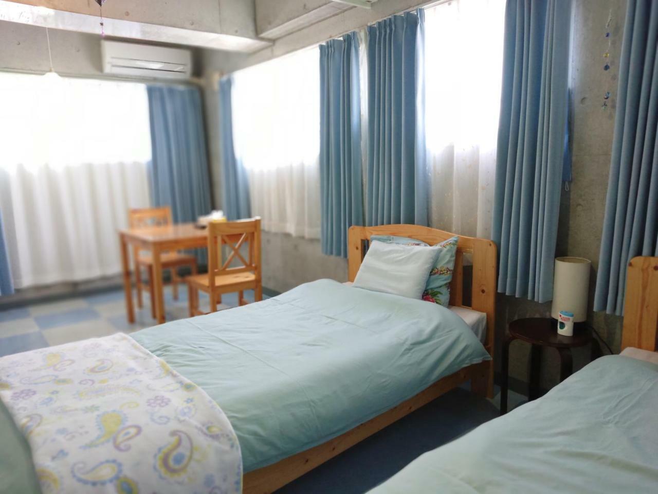 Guesthouse Seaglass Itoman Bagian luar foto